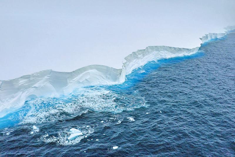 天富平台账号登录：：﻿3.5个香港大 全球最大冰山“北漂”